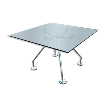 Table Nomos par Norman Foster pour Tecno Italie