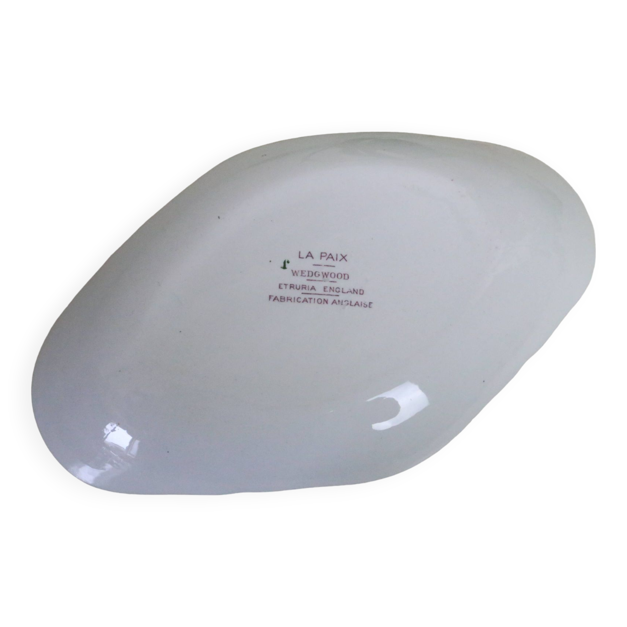 English Wedgwood earthenware dish, La Paix model