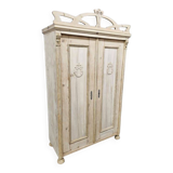 Very beautiful Art Nouveau wardrobe with crown
