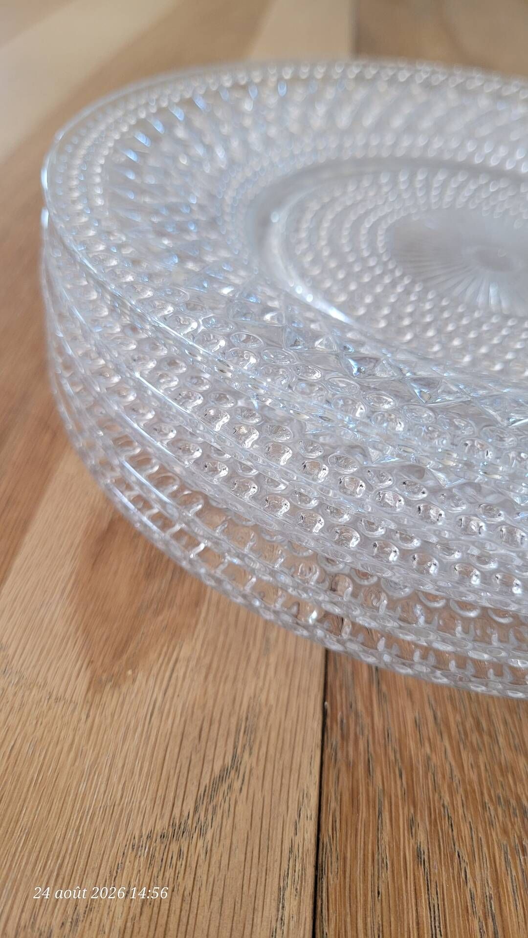 5 assiettes à dessert en verre épais ciselé transparent