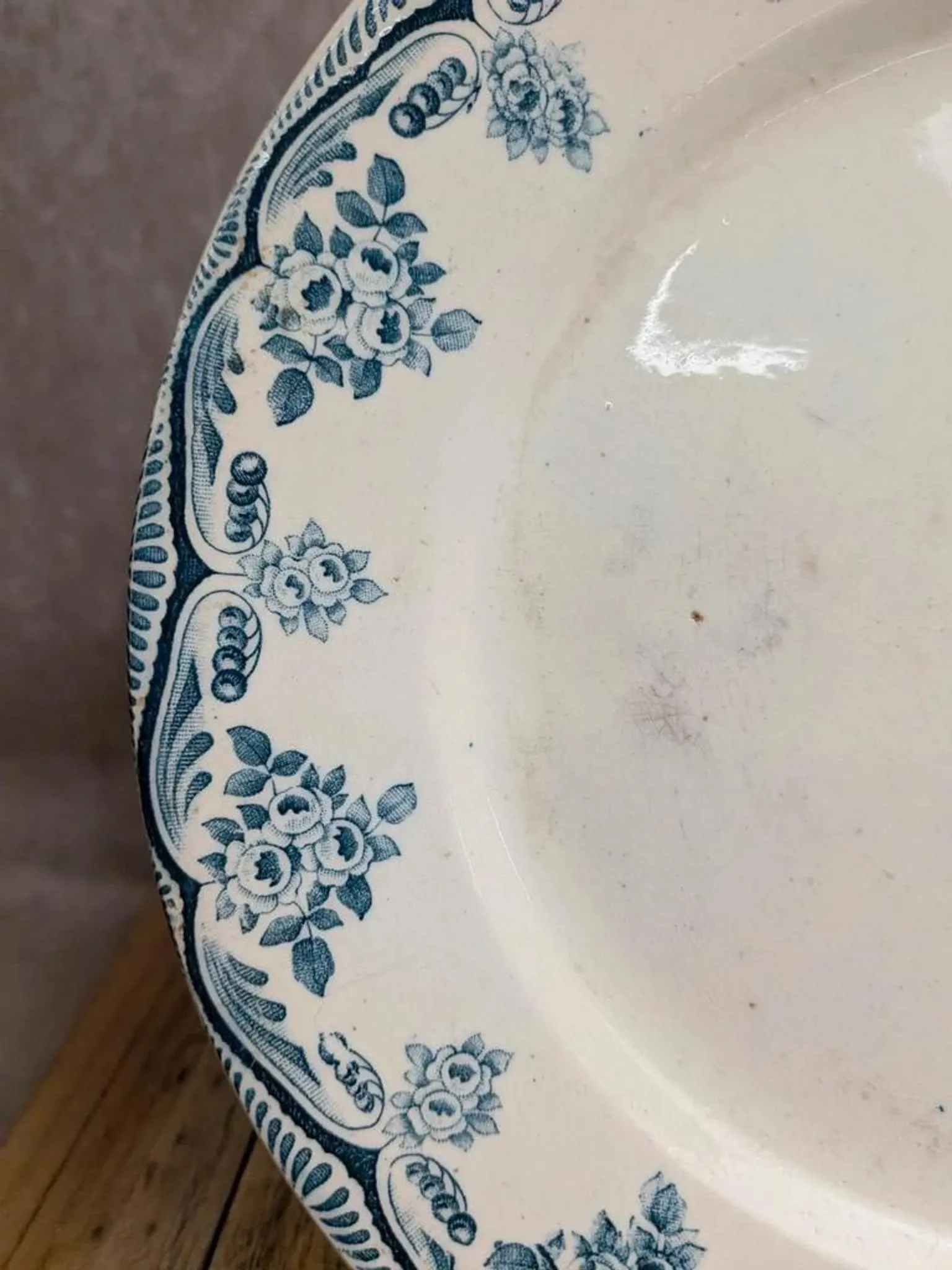 Antique plate Terre de fer H. Boulenger Choisy-le-roi – Blue floral decoration