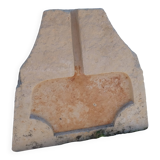 Evier en pierre taillée, datant du XVIIIe siècle