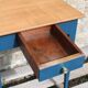 Table d’appoint ancienne rénovée – plateau bois naturel