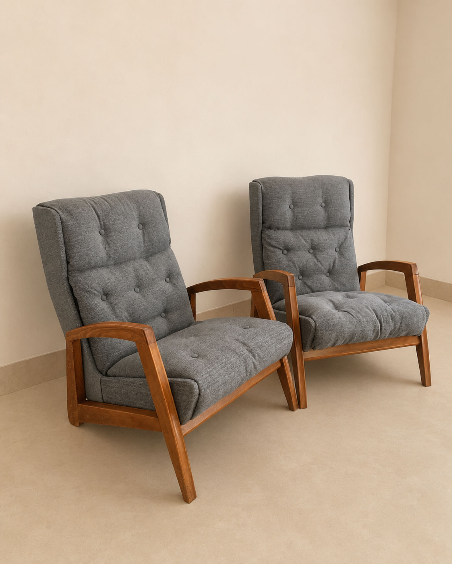 Paire de fauteuils de René-Jean Caillette, années 50