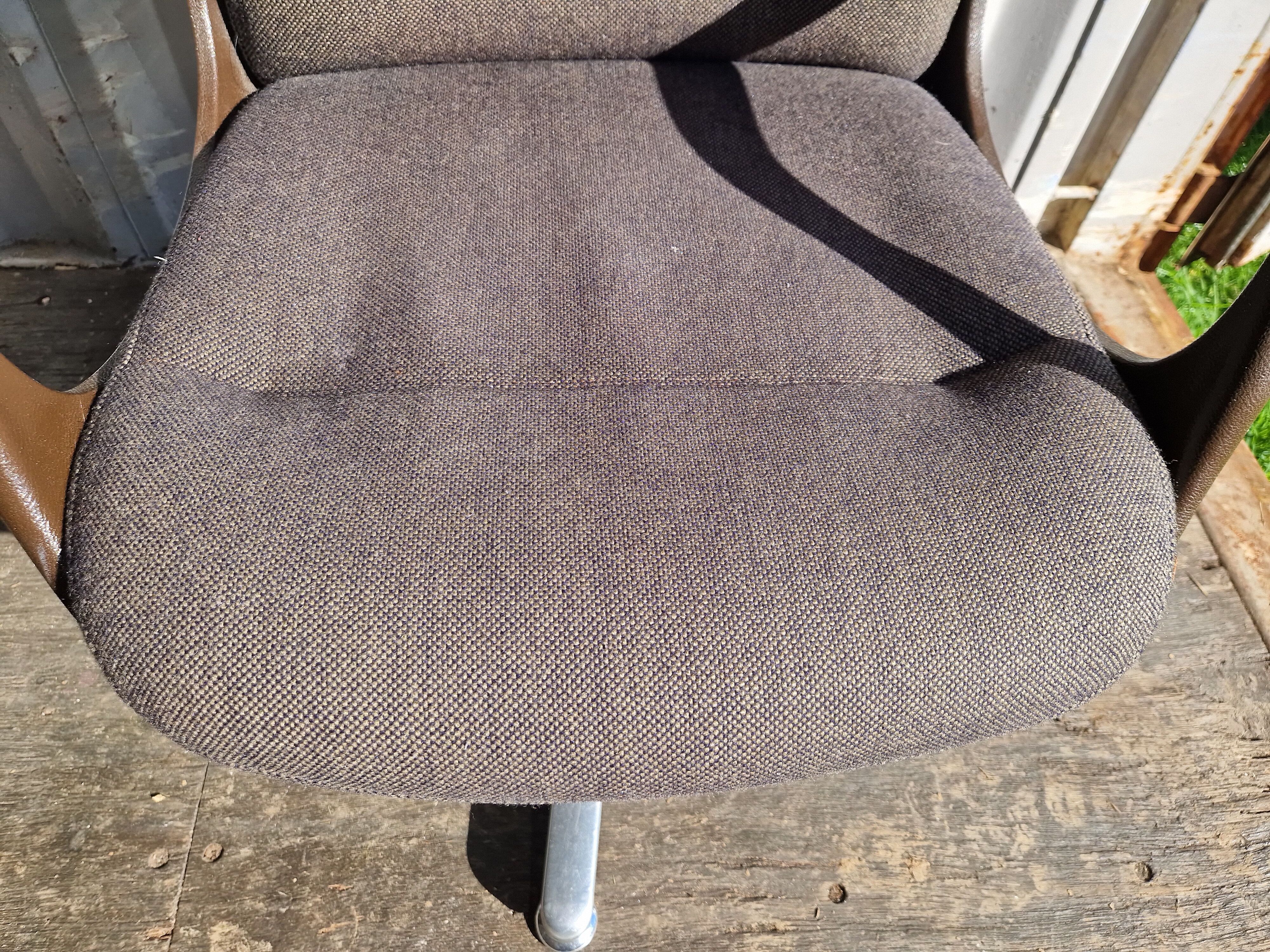 Drabert 1979 swivel office chair