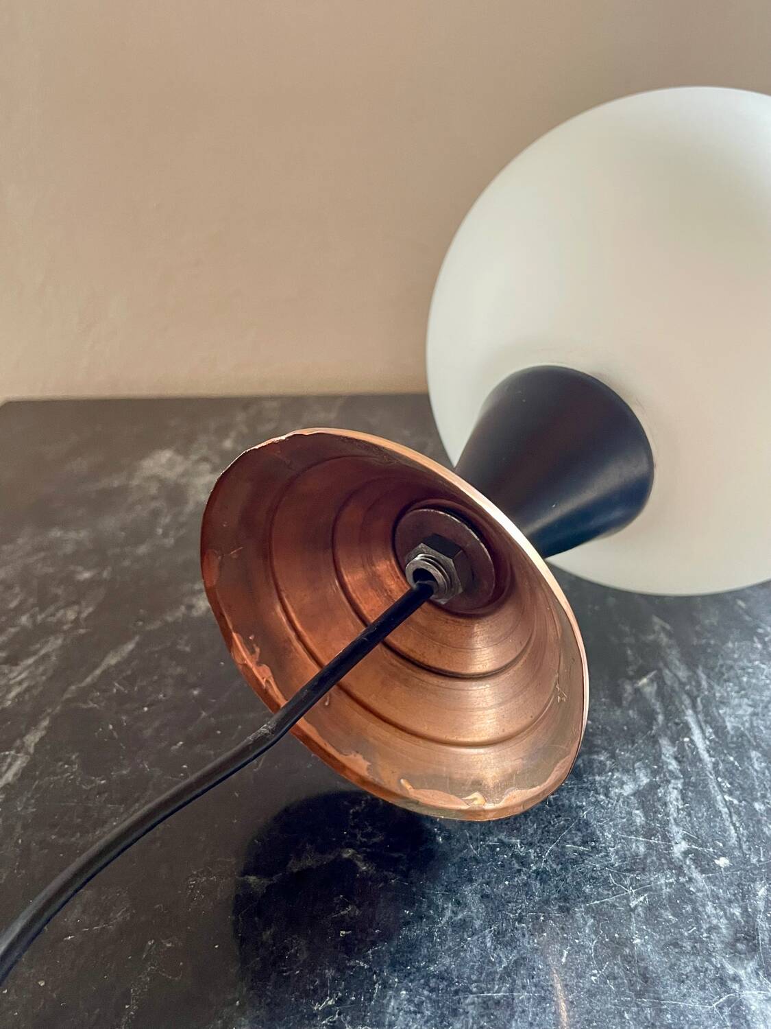 Lampe à poser cuivre opaline vintage