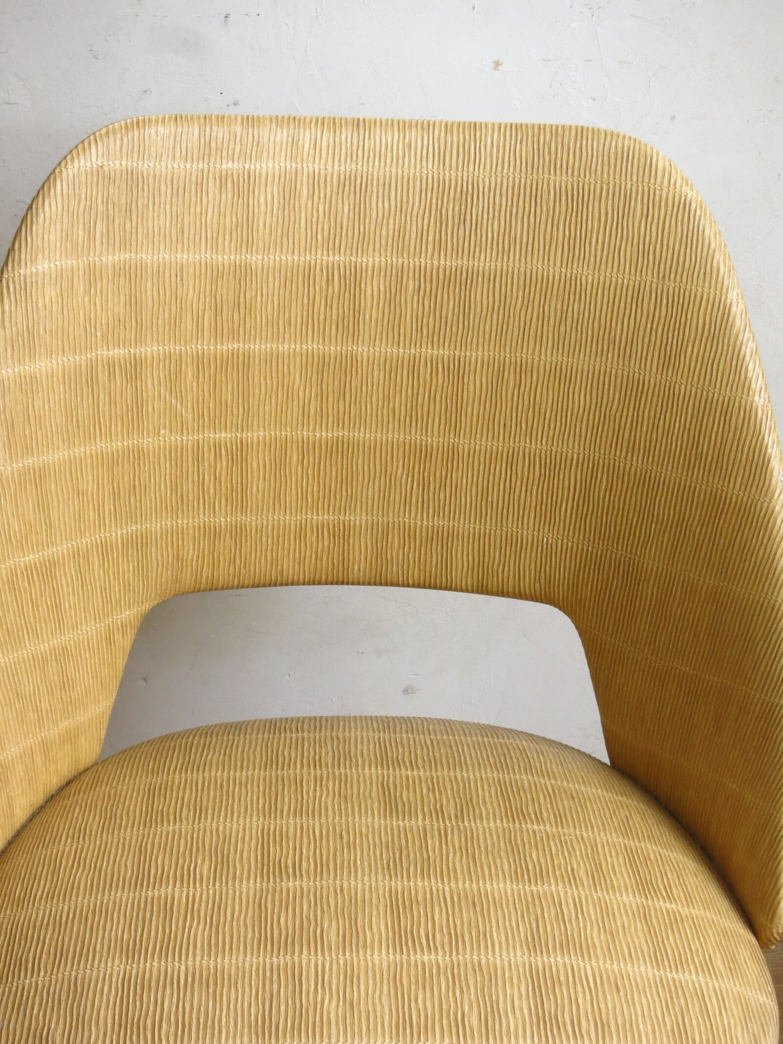 2 barrel chairs