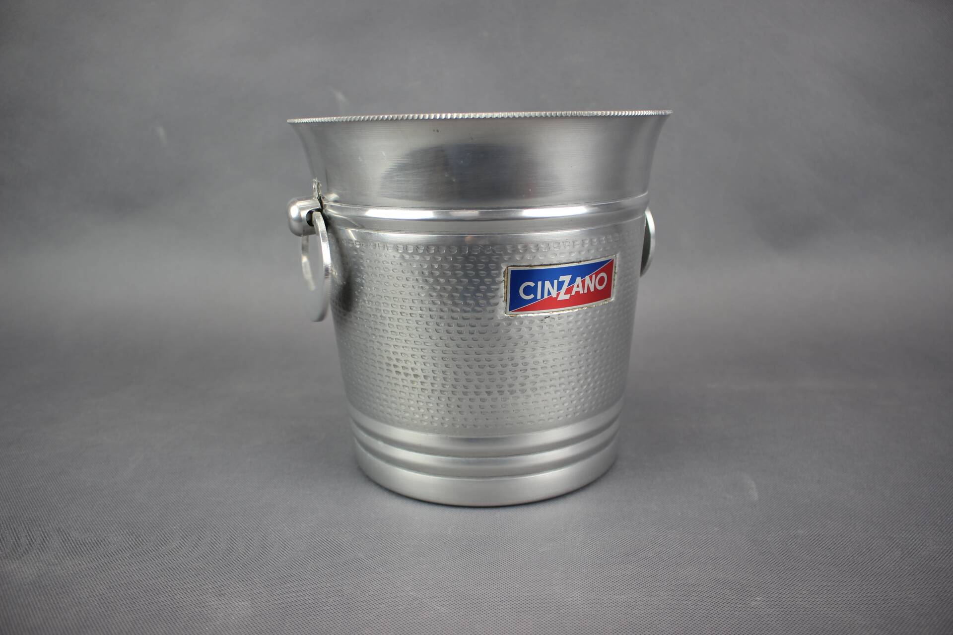 Seau à glace en aluminium Cinzano des années 1970