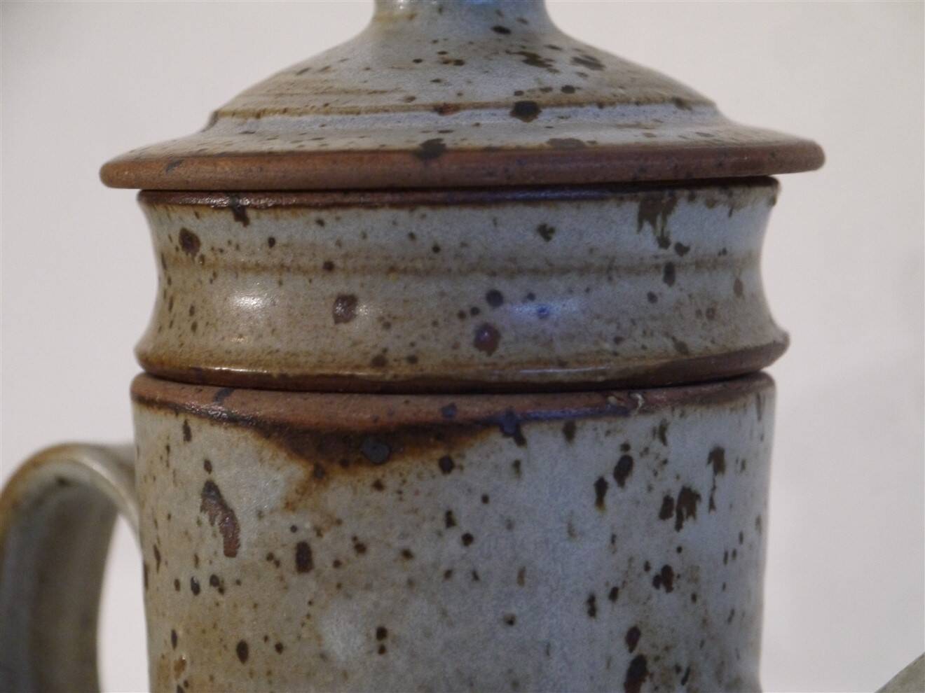 Theiere ou cafetiere en grés de Gustave tiffoche