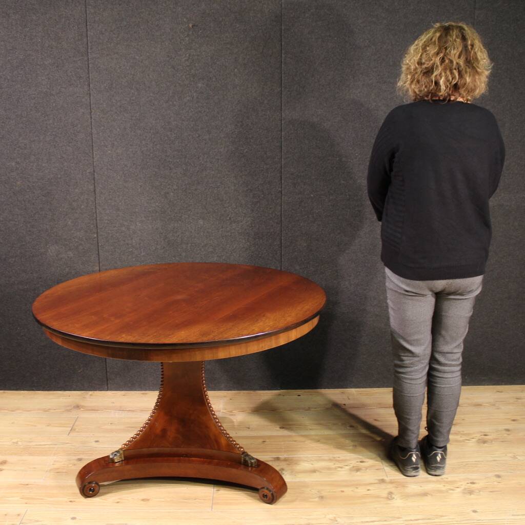 Grande table en acajou du XXe siècle