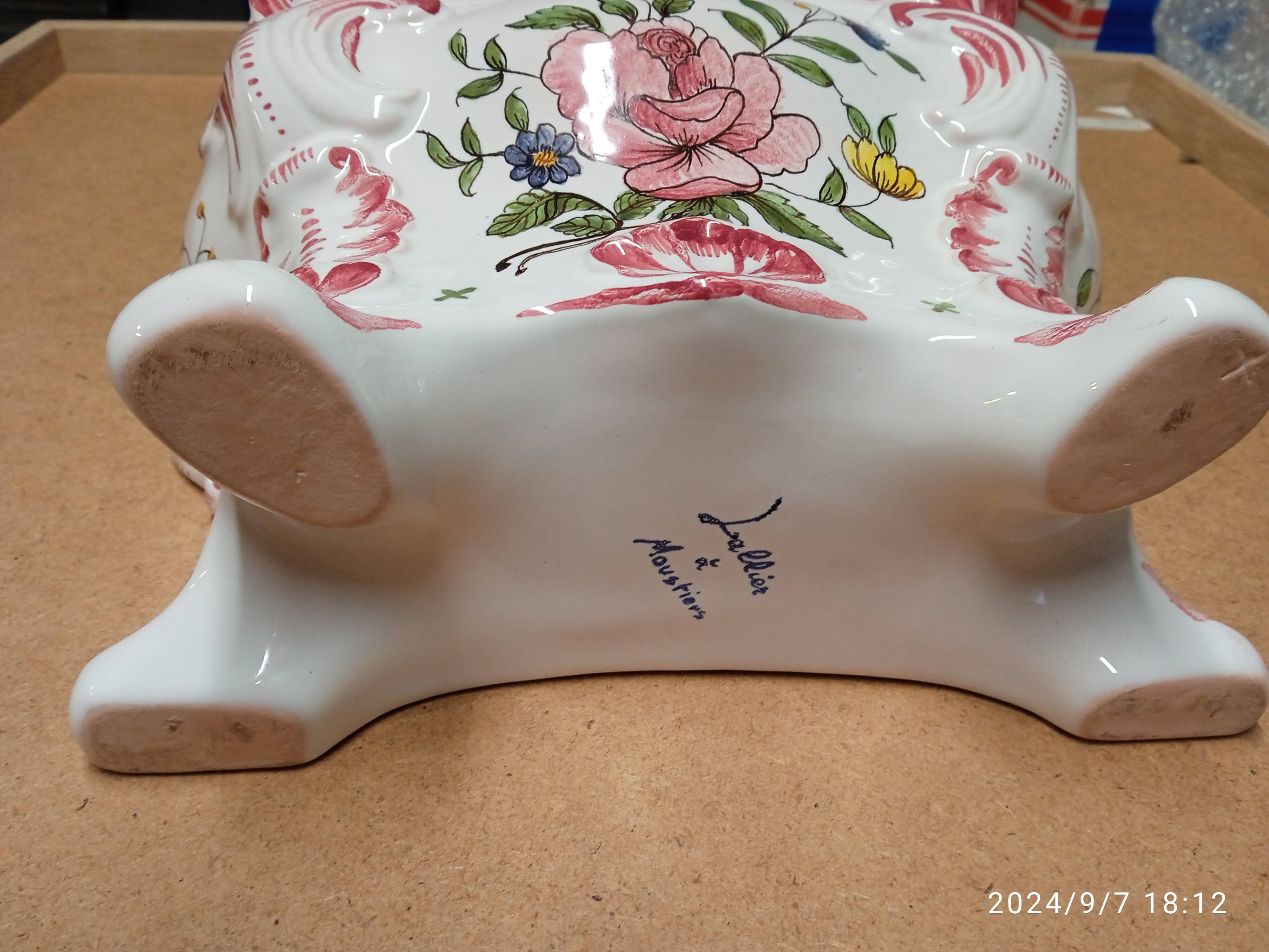 Lallier Moustiers flower picker