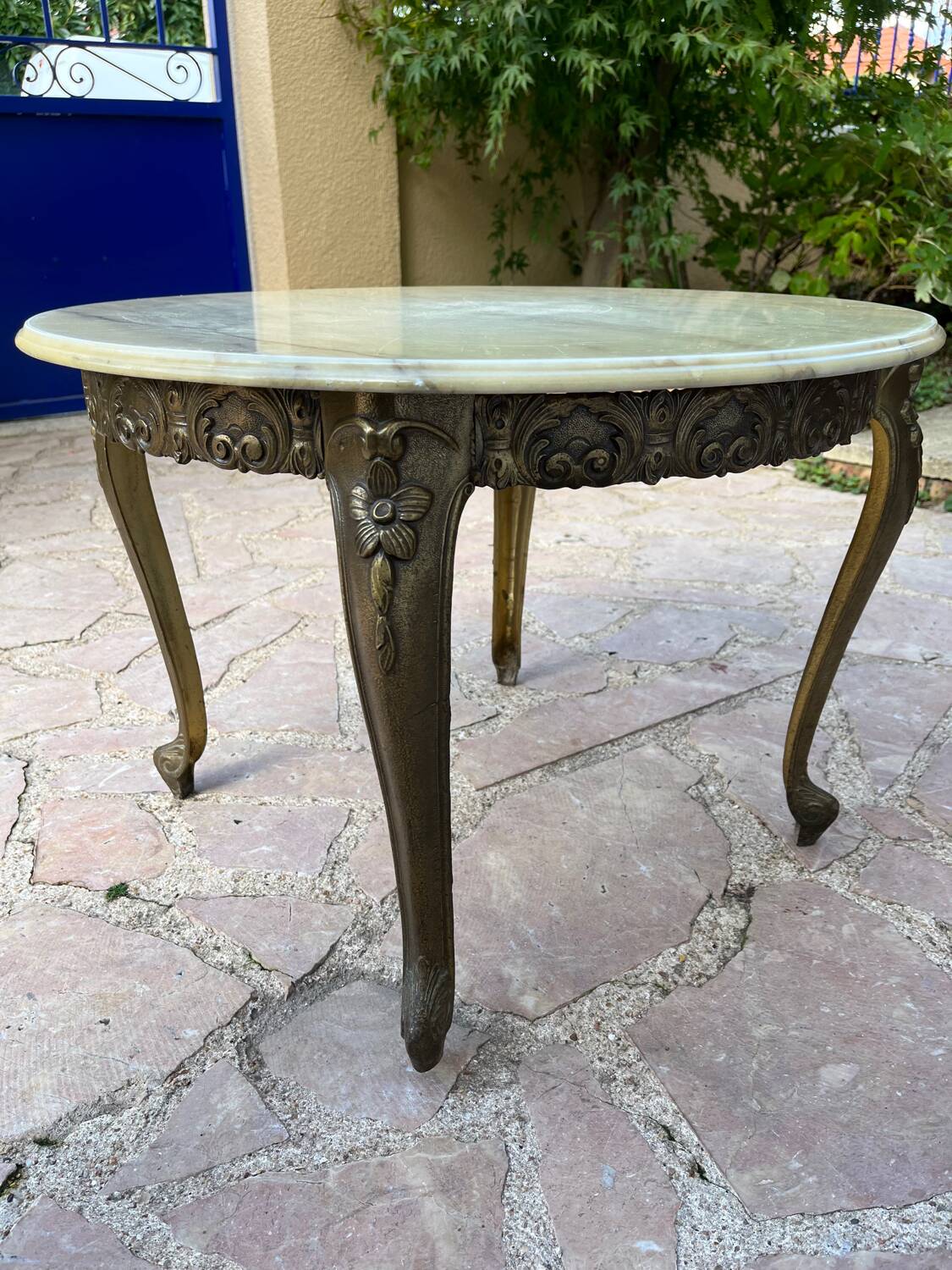 Table basse dessus marbre