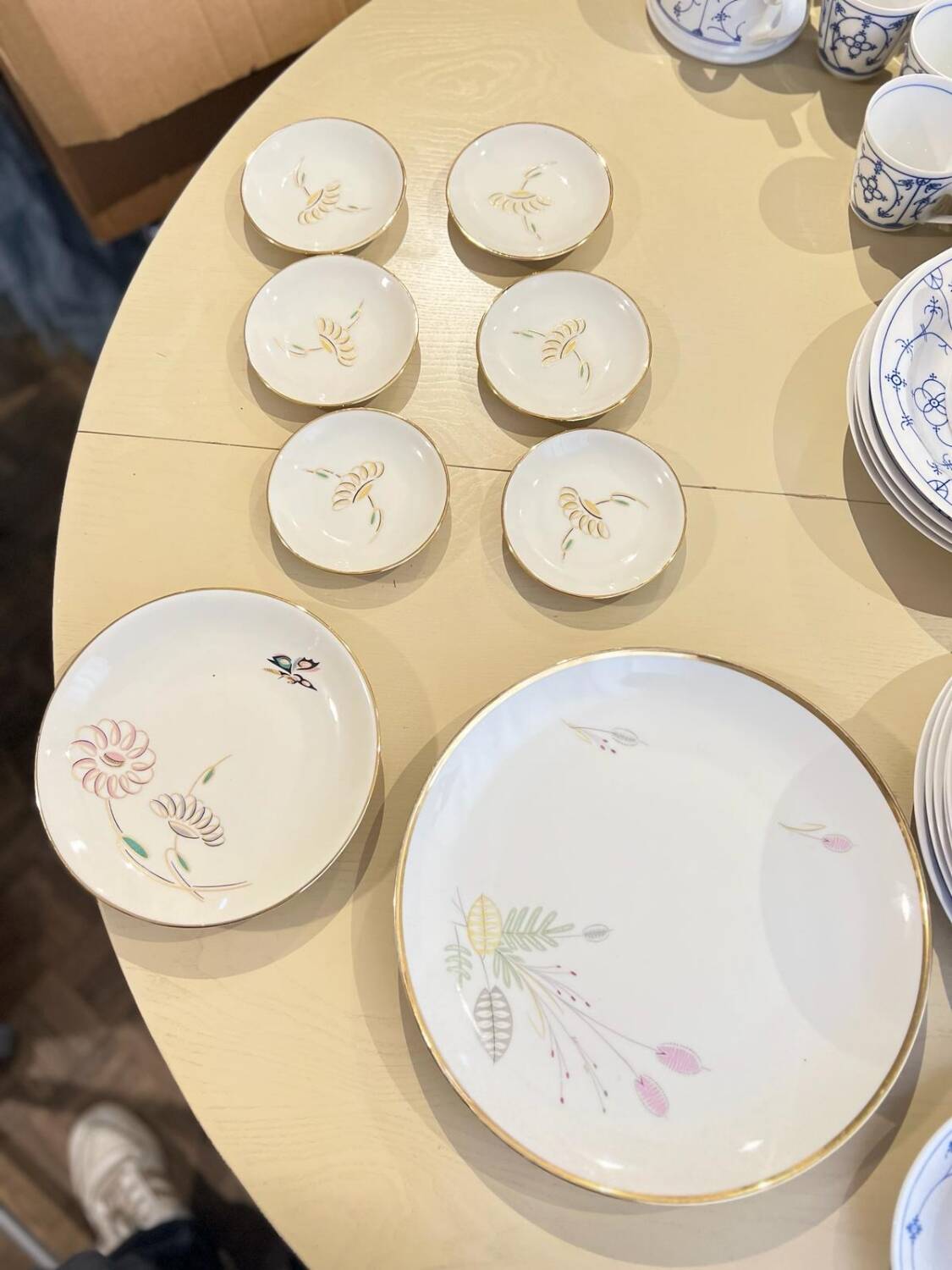 60s porcelain plate sets