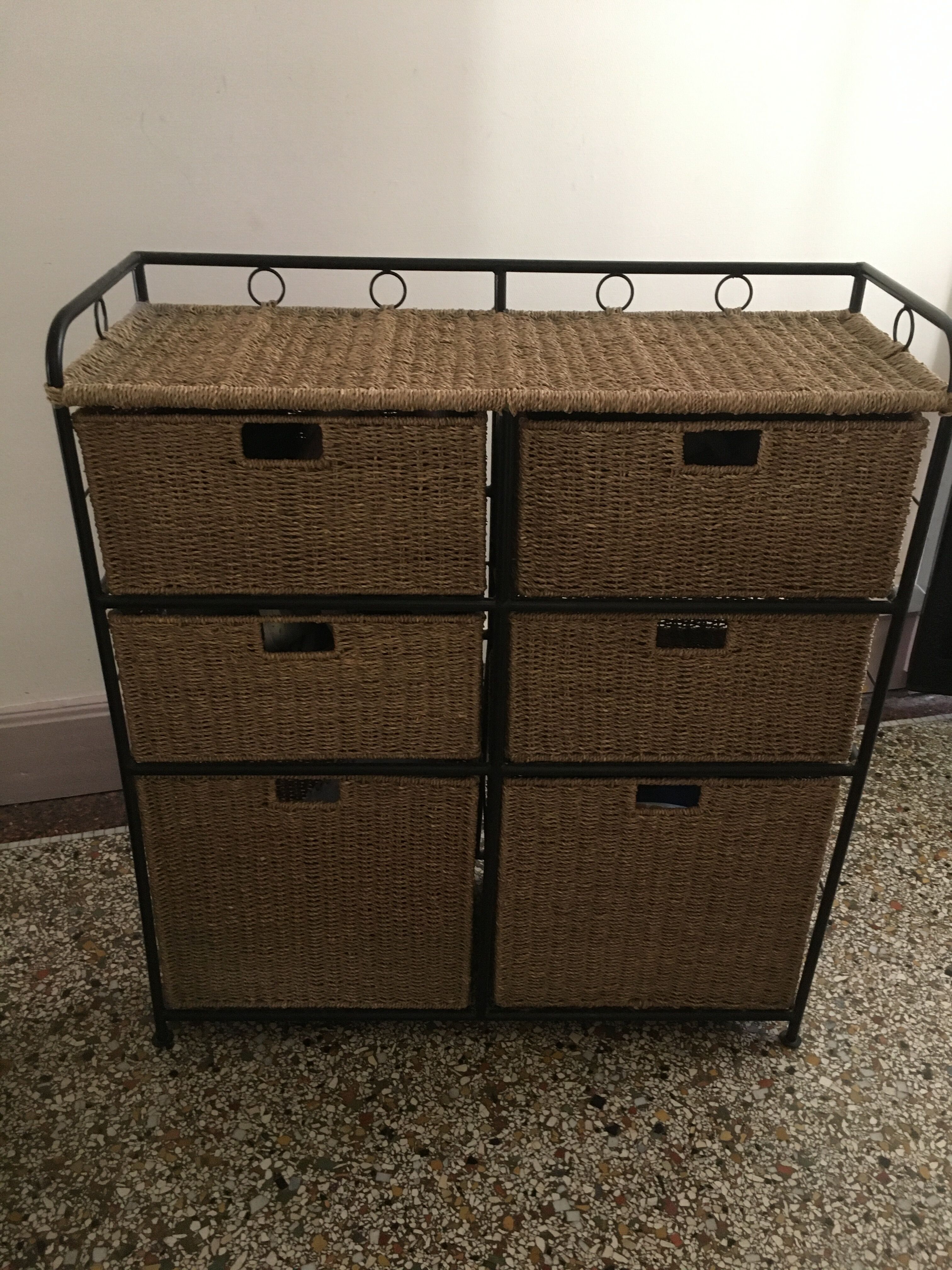 Wicker  chest of drawers