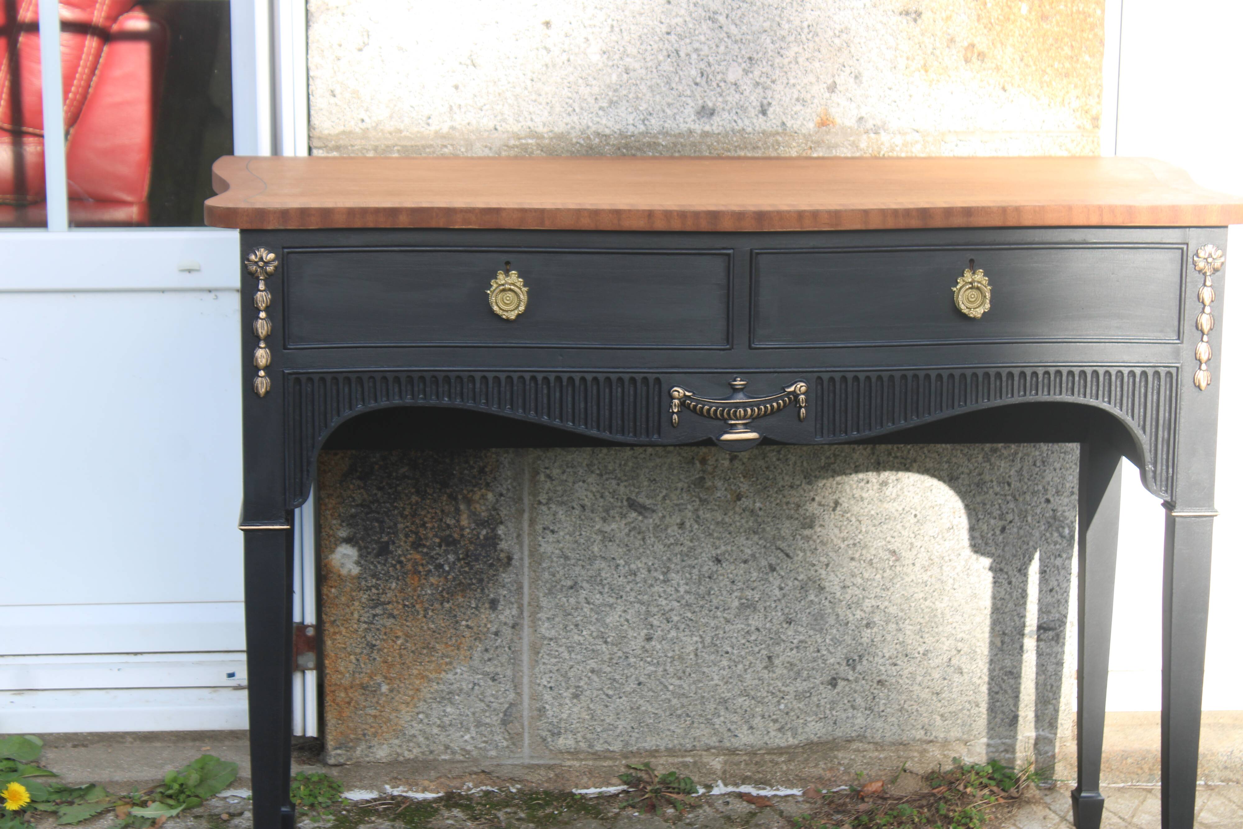 Restored antique console – Haussmannian elegance & velvet finish