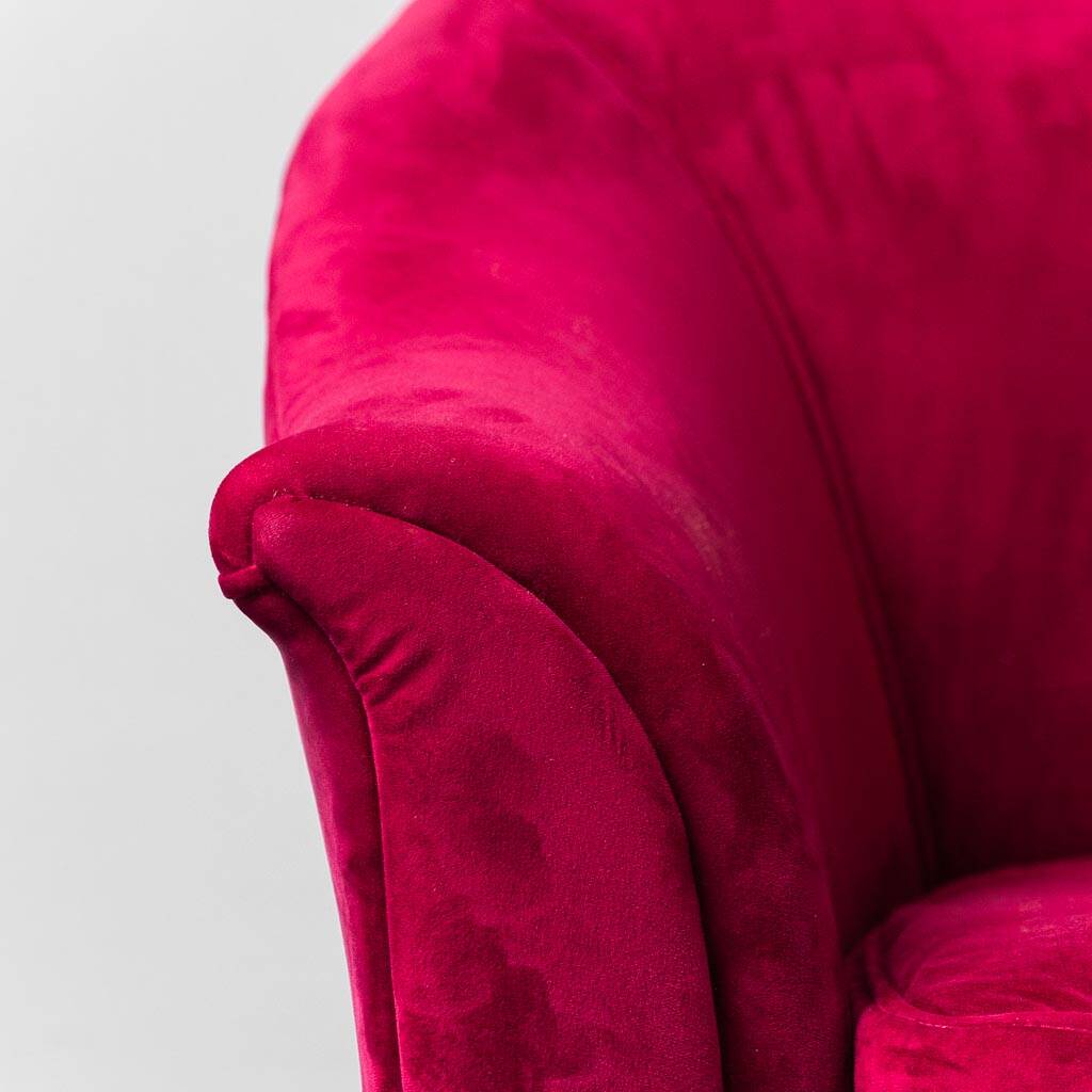 Paire de fauteuils modernistes en velours violet des années 1970