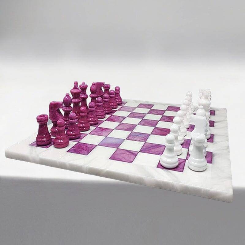 Superbe jeu d'échecs rose et blanc des années 1970 en albâtre de Volterra fabriqué à la main en Italie
