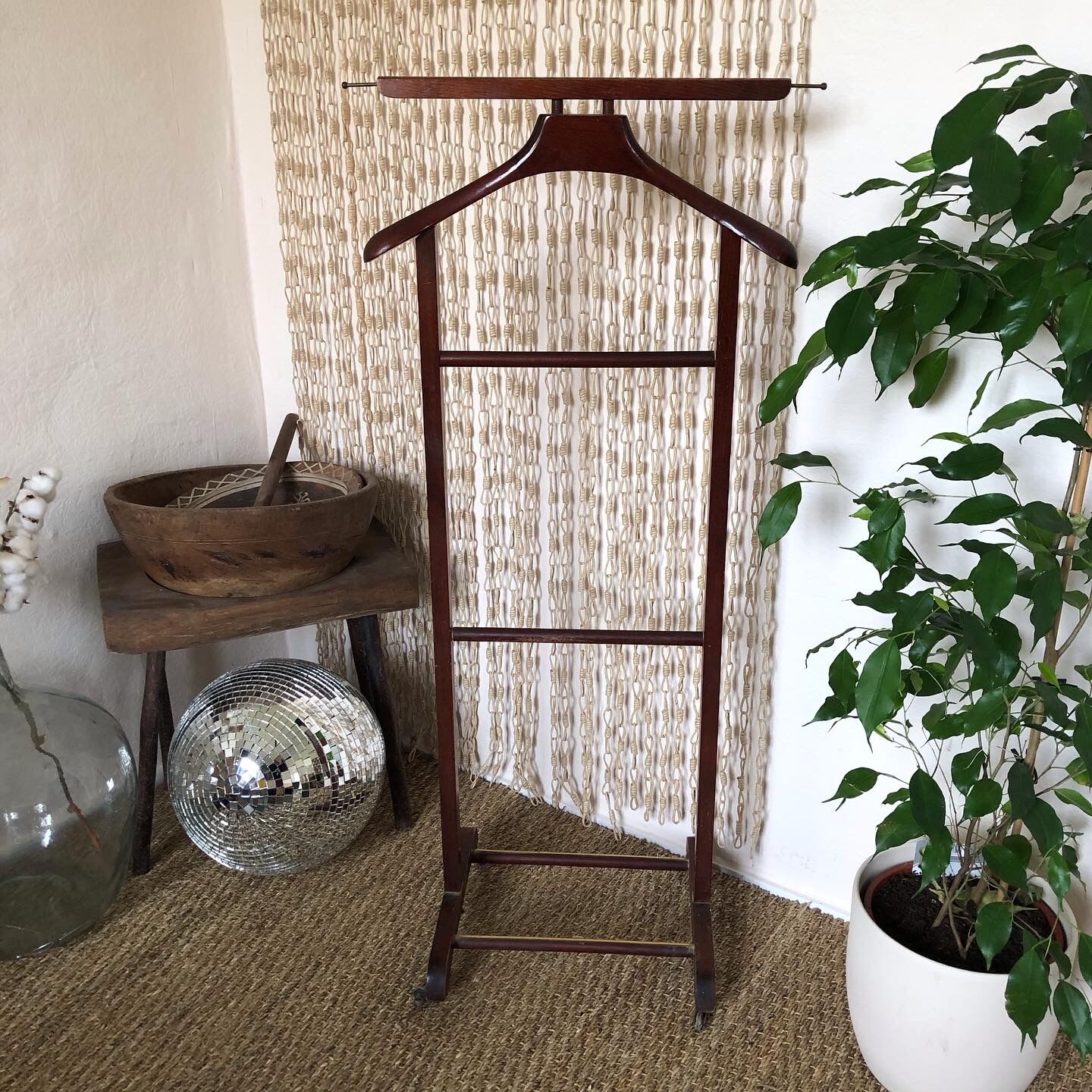 Mahogany night valet