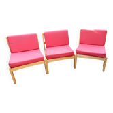 3 chauffeuses 1970 rouges et bois clair style scandinave