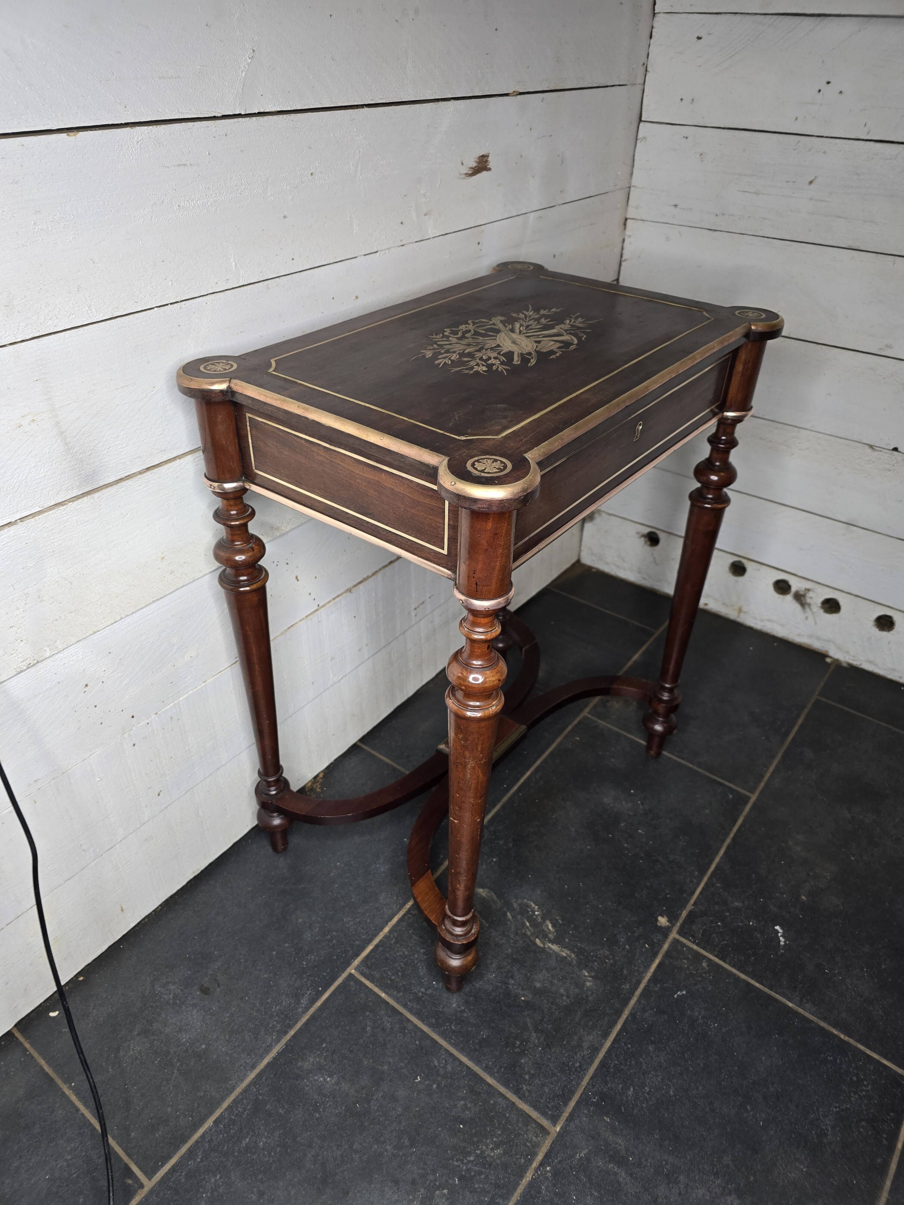 Napoleon III mahogany dressing table