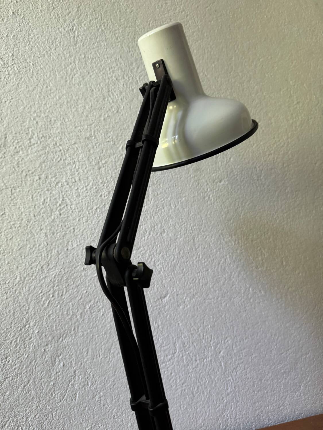80s Pixar Style Articulated Desk Lamp