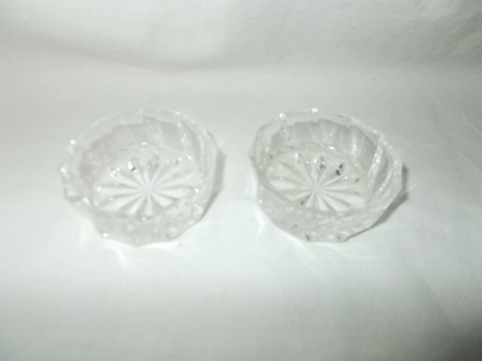Salière and pepper in chiseled glass