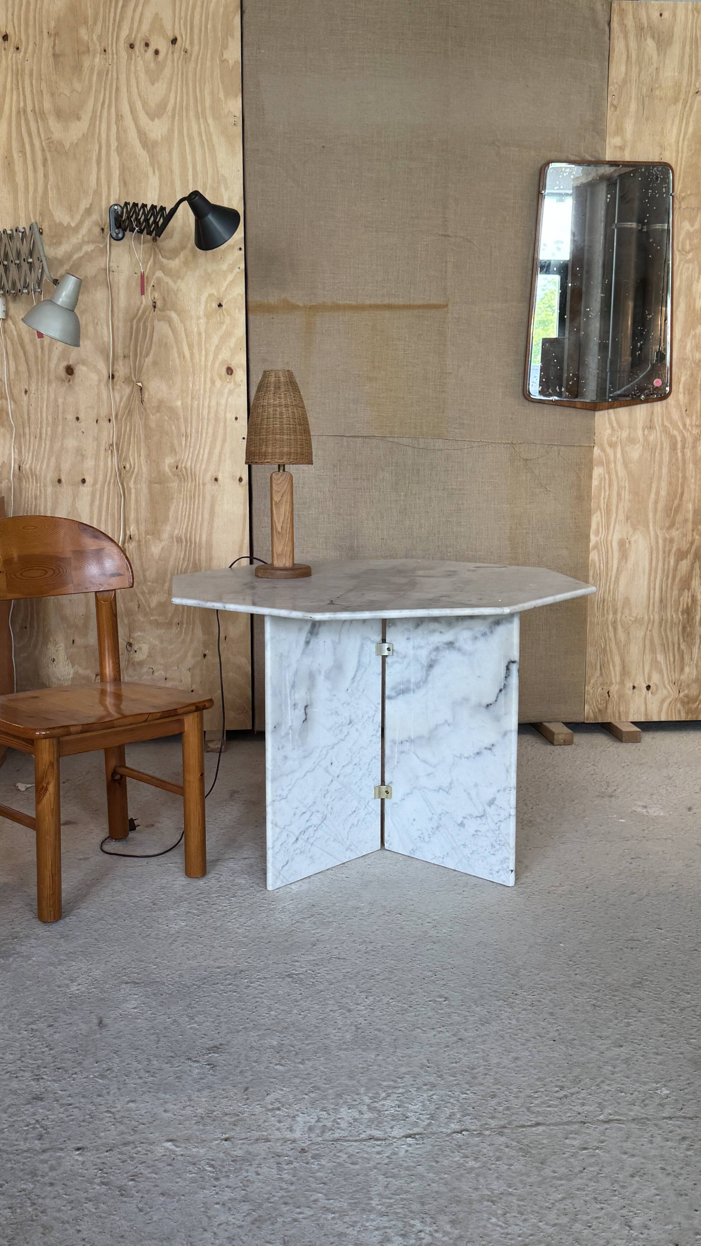 Table à manger en marbre