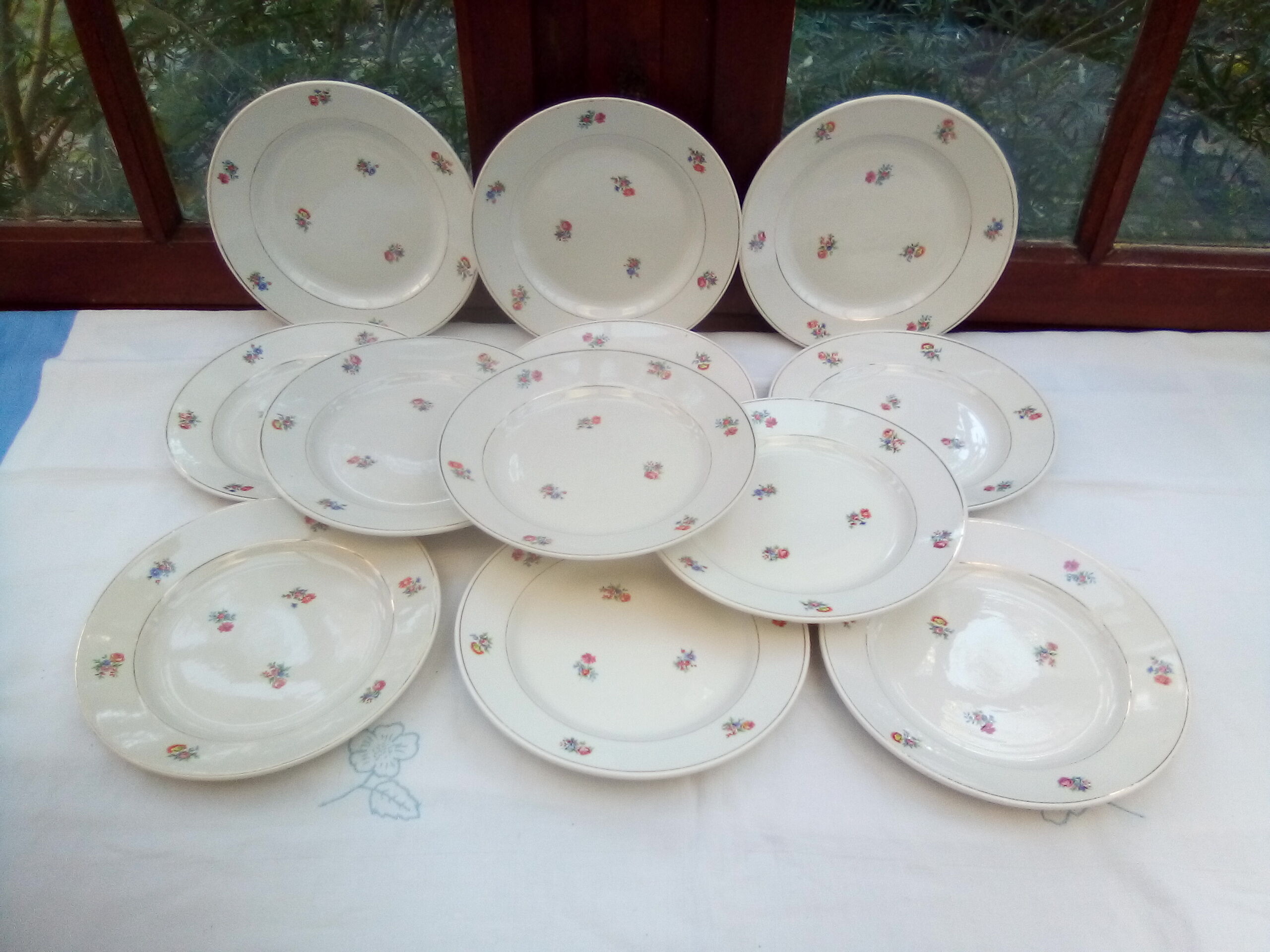 12 old flat plates Brabant / Mill of Wolves