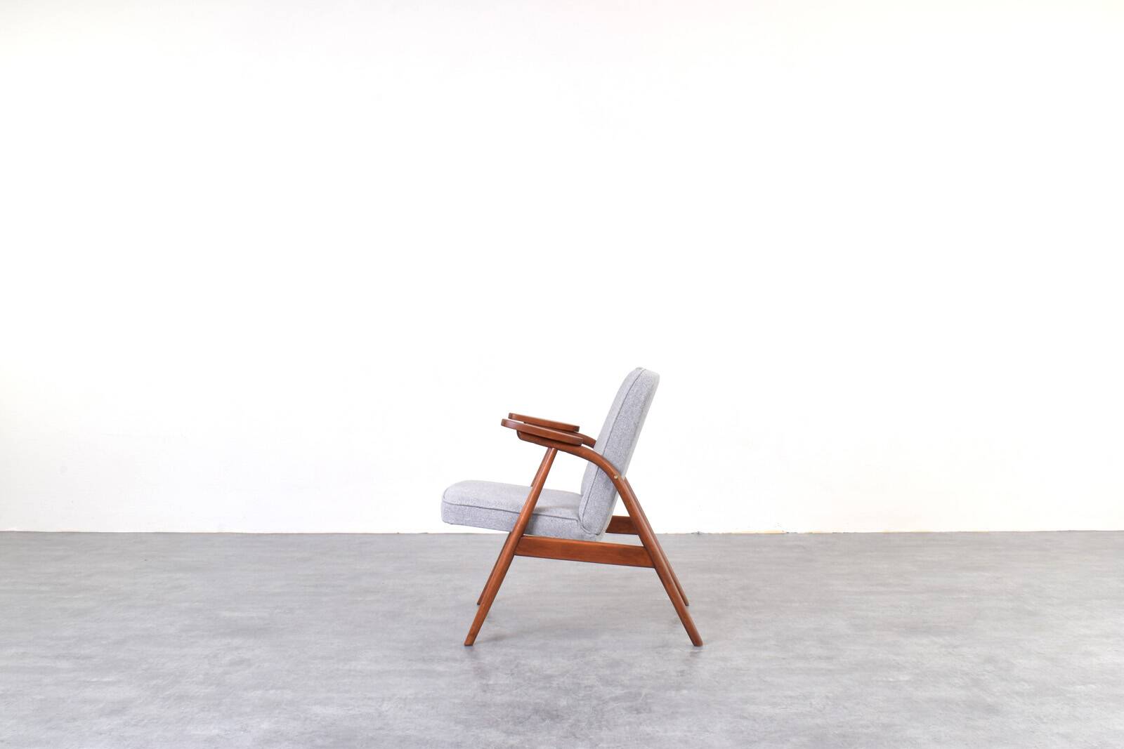 Mid-Century Polish Lounge Chair, 1960s.