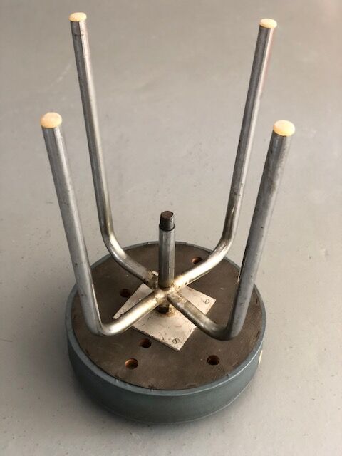 Industrial stool with adjustable height