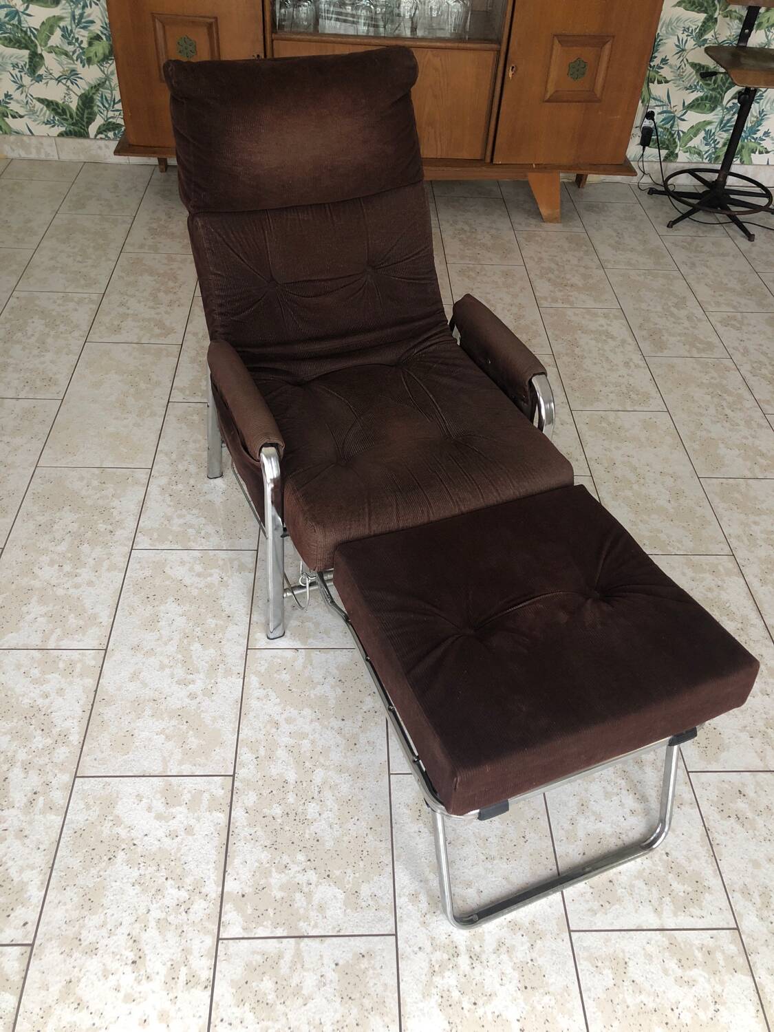 Vintage chocolate corduroy morris system deckchair