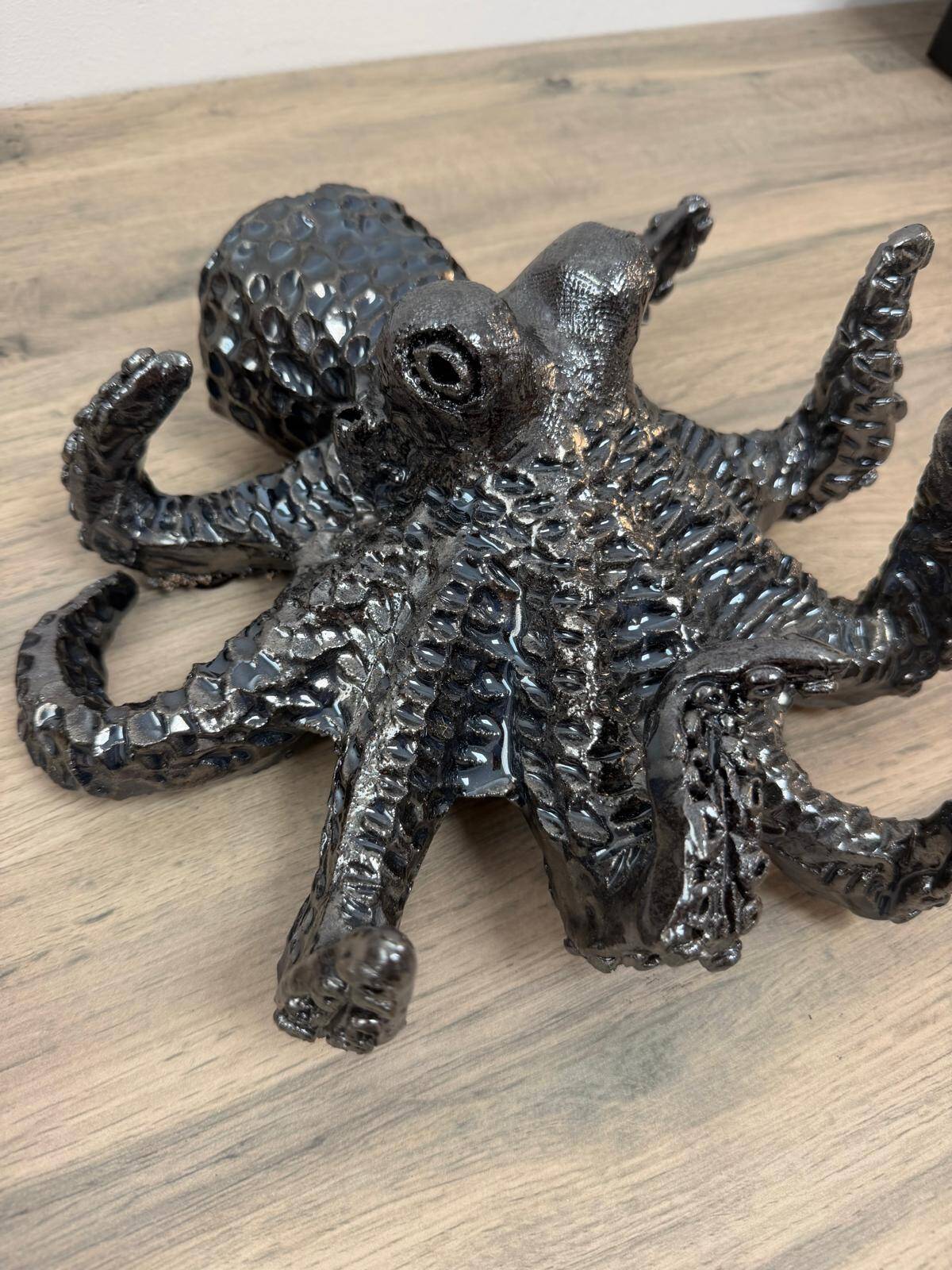 Florentine octopus in glazed terracotta