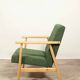 Fauteuil vintage Boucle verte bois naturel après rénovation