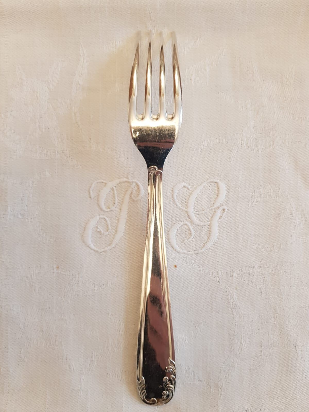 Silver cutlery set with 36 place settings and ladle