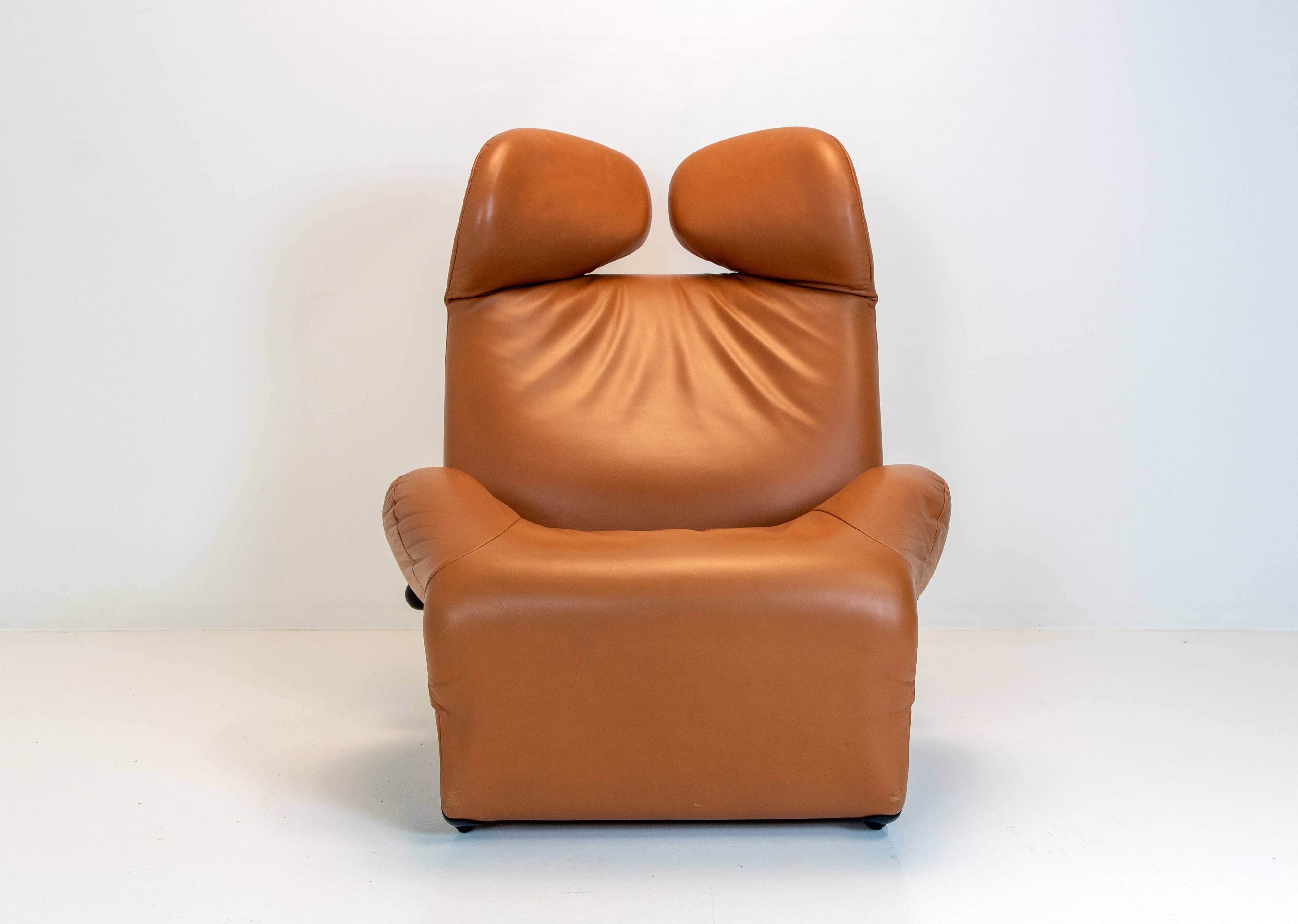 Cassina 111 Wink armchair By Toshiyuki Kita