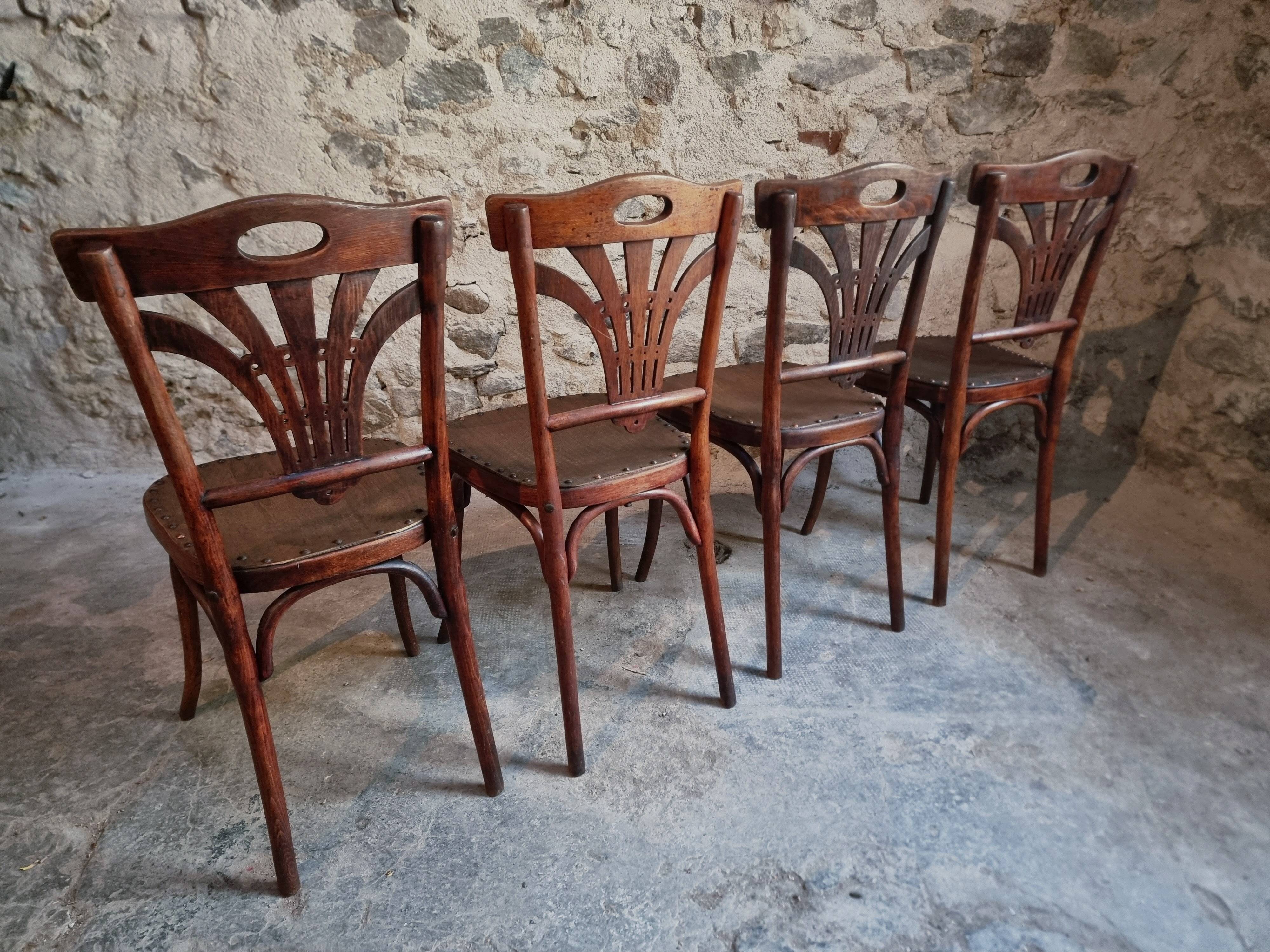 Ensemble de 4 chaises bistrot françaises anciennes Thonet – vers 1920