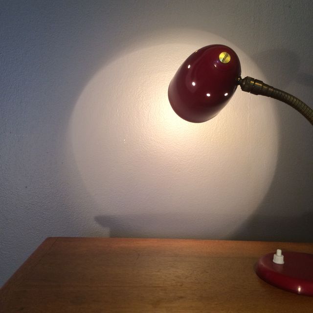 Red vintage bedside lamp in aluminum and brass - 50s
