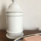 Porcelain apothecary pot