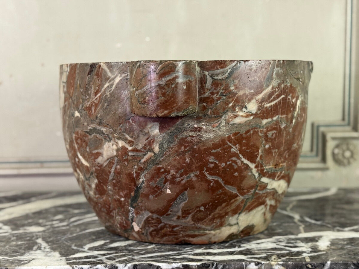 Large marble mortar from Rance, 18th century