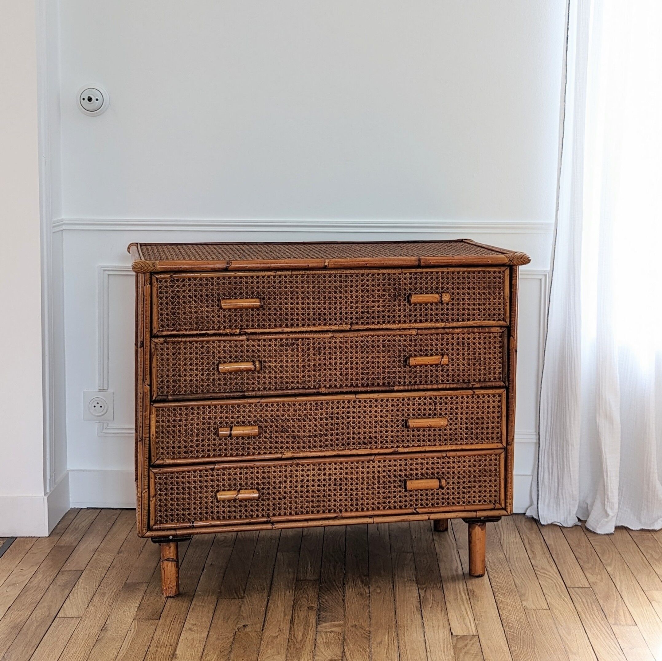 Commode en rotin