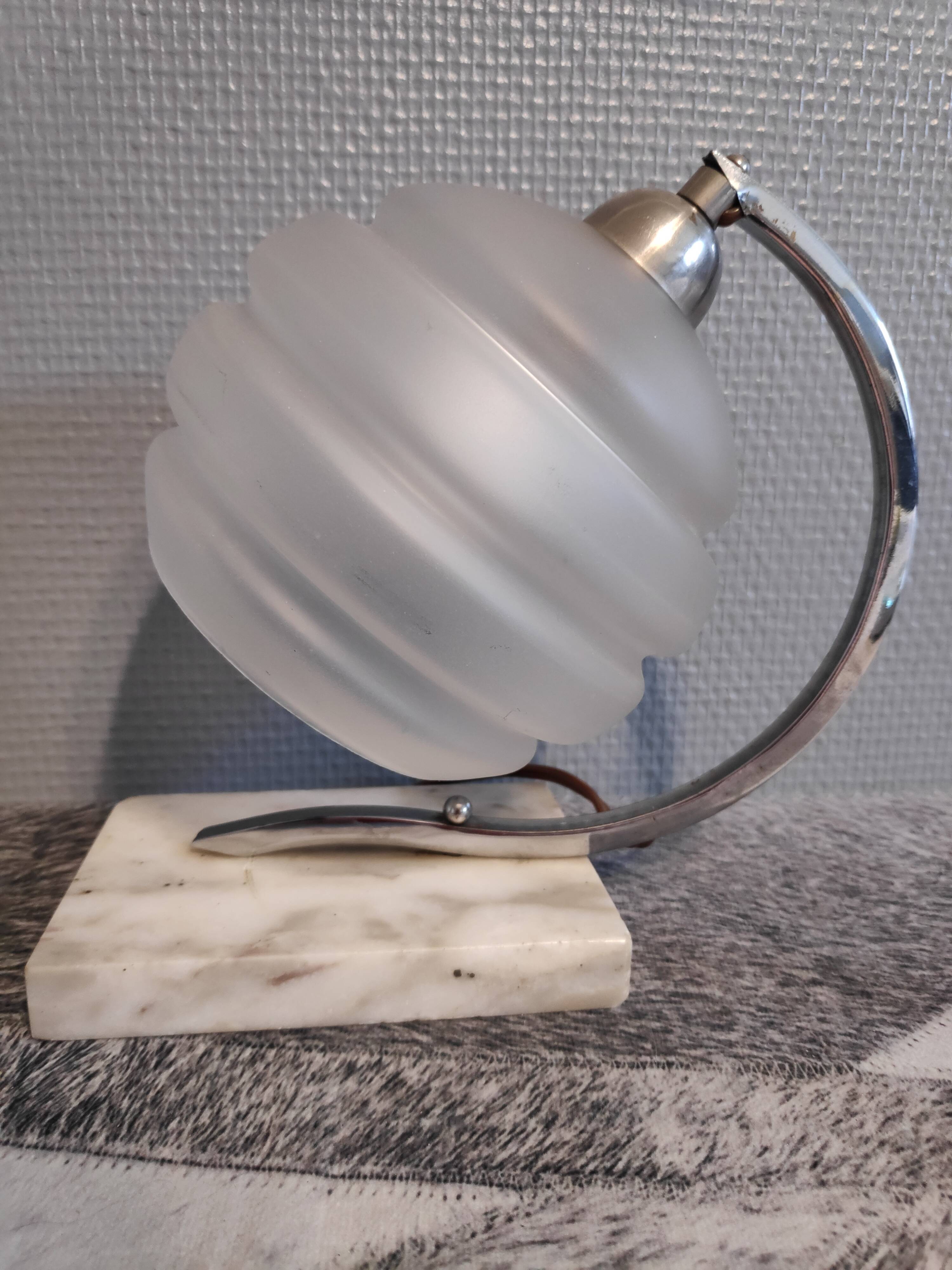 Art deco lamp white marble base, satin frosted glass tulip