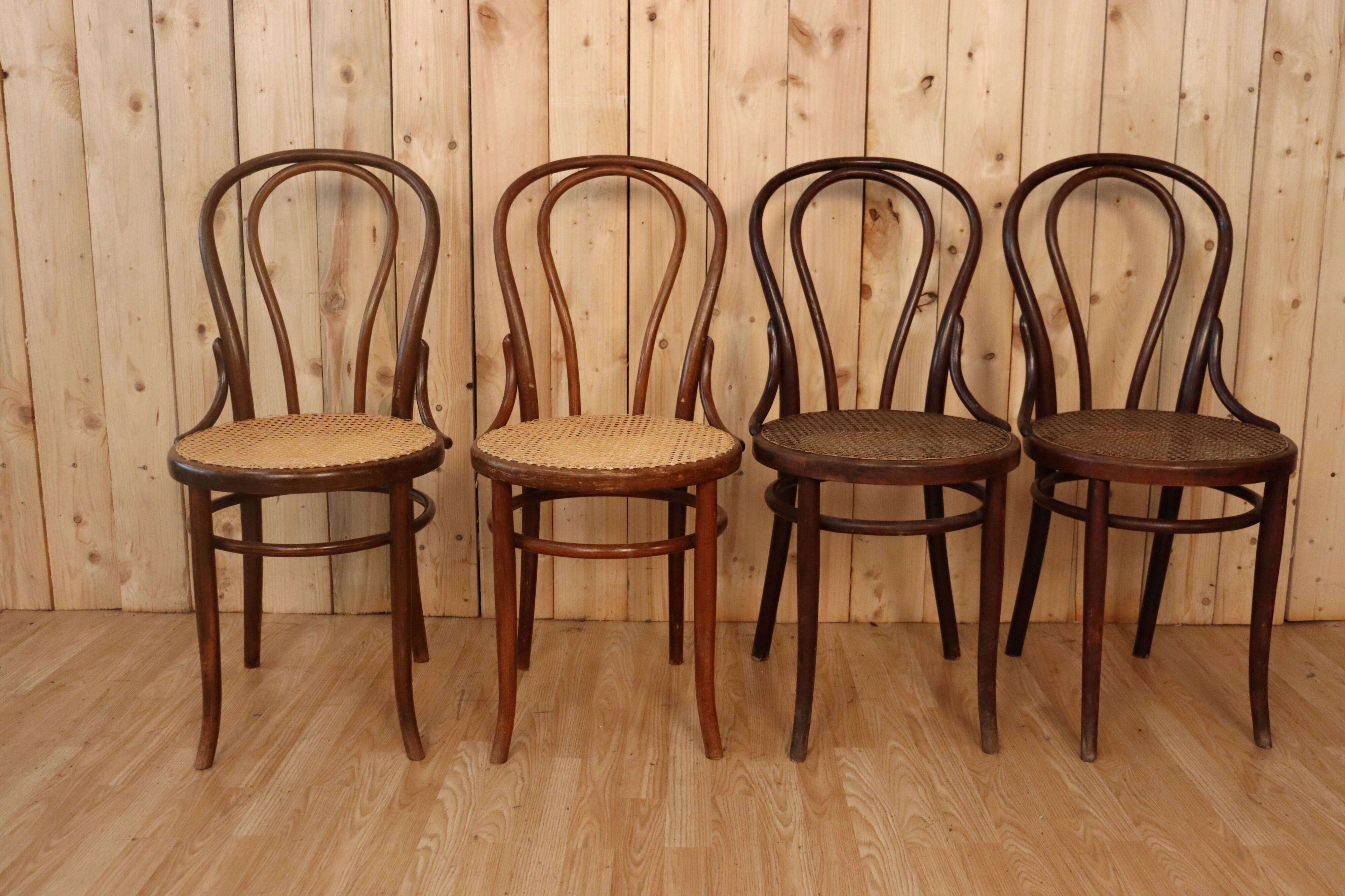 Série de 12 chaises bistrot fischel n18