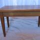 table basse de style Louis XVI bois naturel