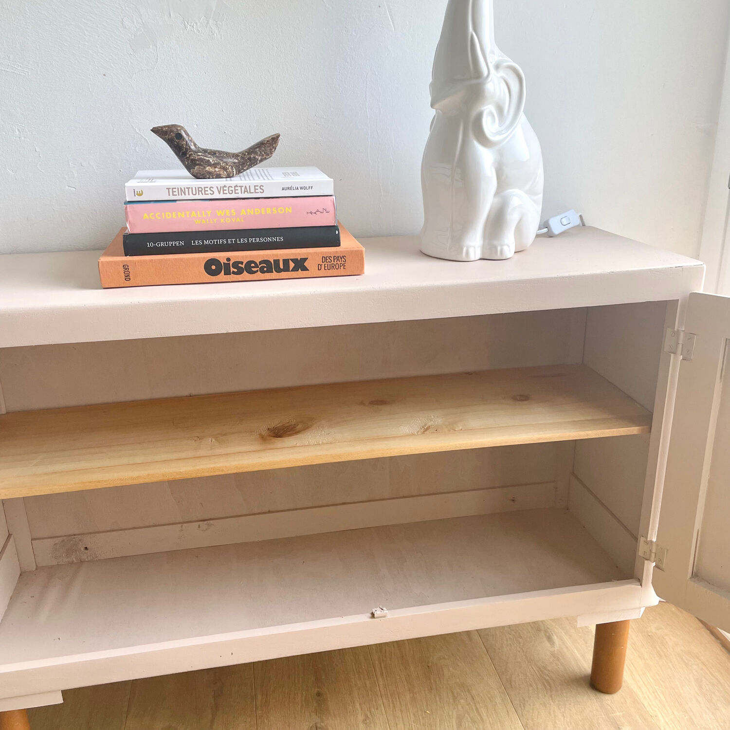 Mado type base cabinet