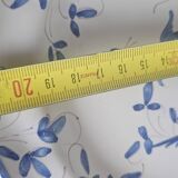 Plat décoratif en faïence française à décor d’oiseau décor Moustiers