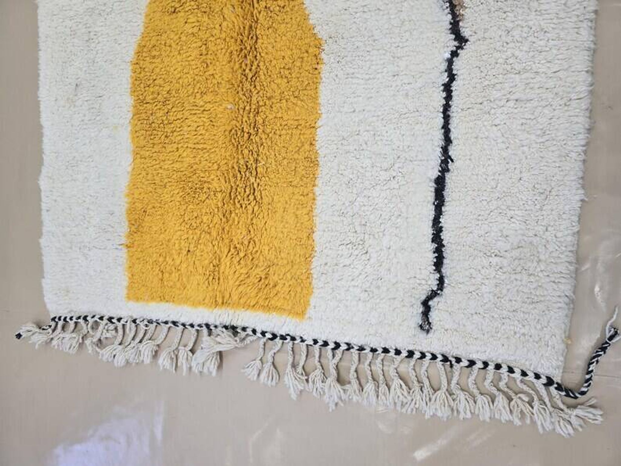 Handmade wool rug 250cmx150cm