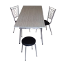 Table formica, 2 chaises et 1 tabouret vintage