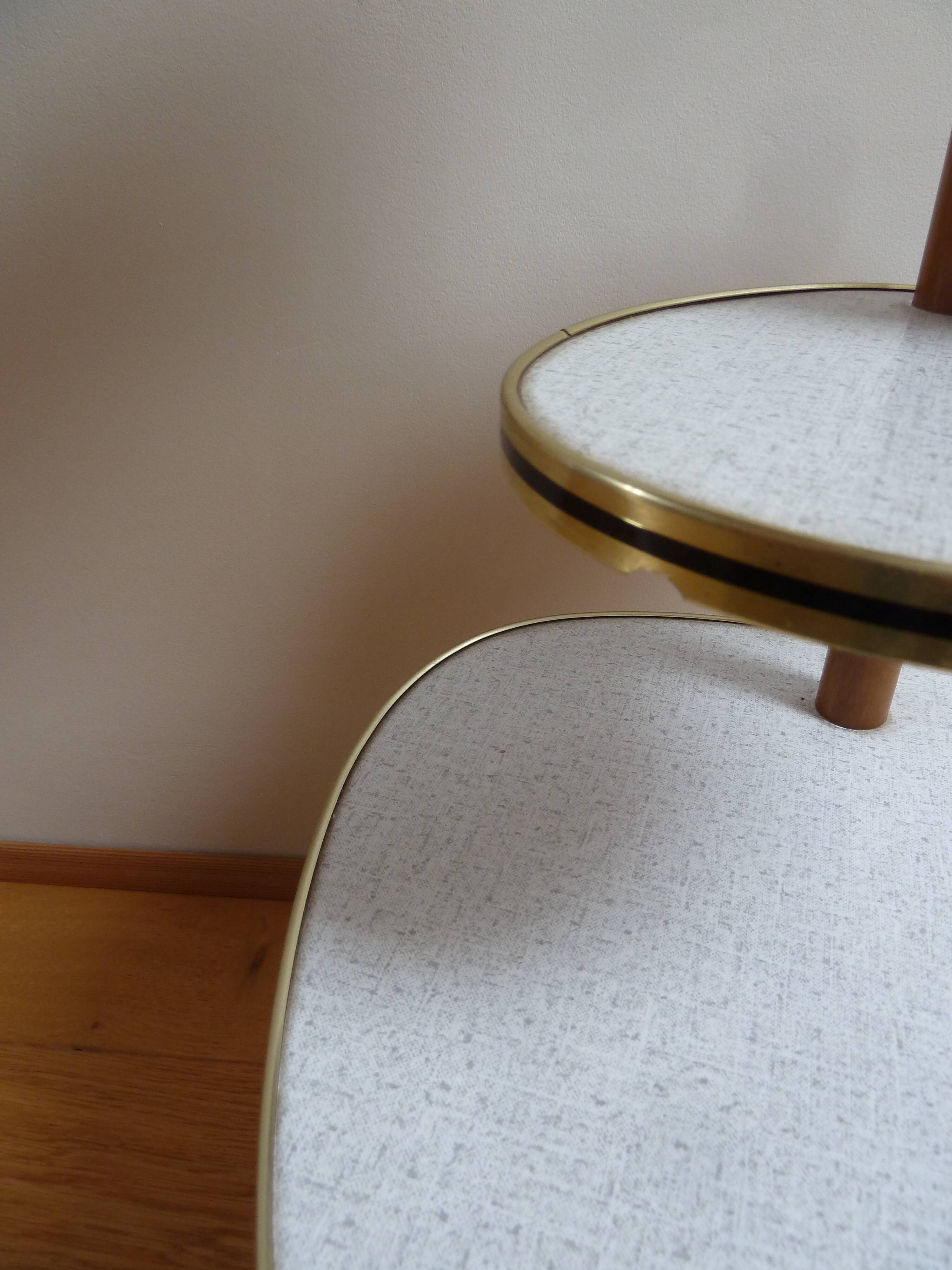 tripod plant holder table