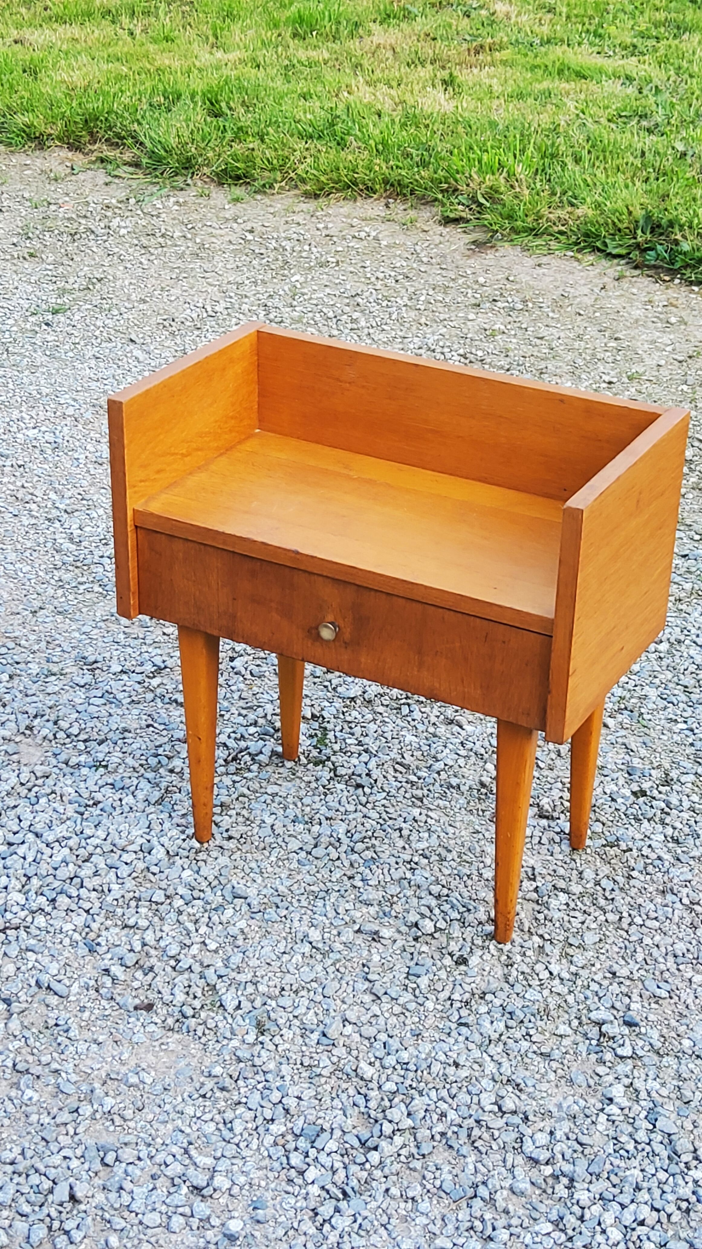 Vintage bedside table of the 50s in blond oak bobbin feet