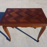 Extendable oak wallet table